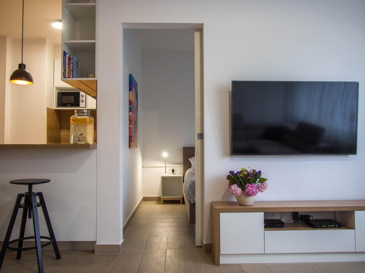 Apartma Adeari *